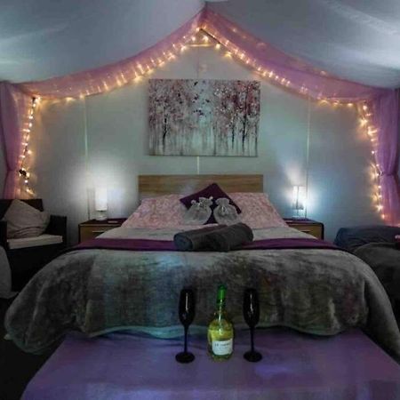 Cosy Woodland Romantic Retreat With Log Fires And Nature Sturry Eksteriør bilde