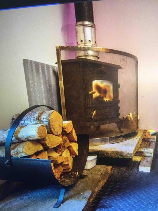 Cosy Woodland Romantic Retreat With Log Fires And Nature Sturry Eksteriør bilde